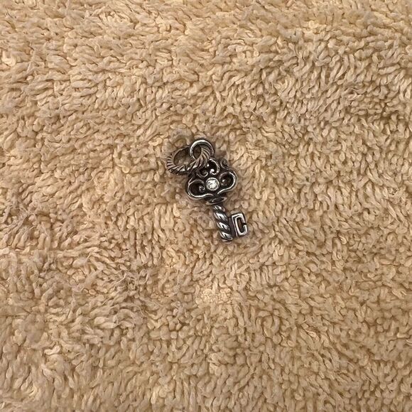 Brighton Key (to my heart) Charm - Picture 1 of 2